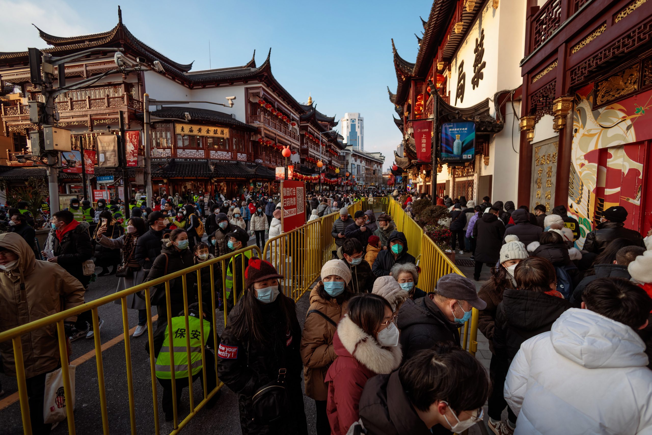中国春节国内旅游超3亿人次 恢复至疫前近九成