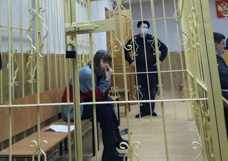 俄少女主社媒批评俄军侵乌 被指为恐怖分子面临监禁