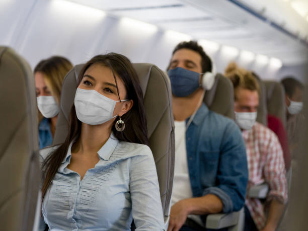 奥密克戎亚变体传播迅速 世卫主张长途航班乘客戴口罩