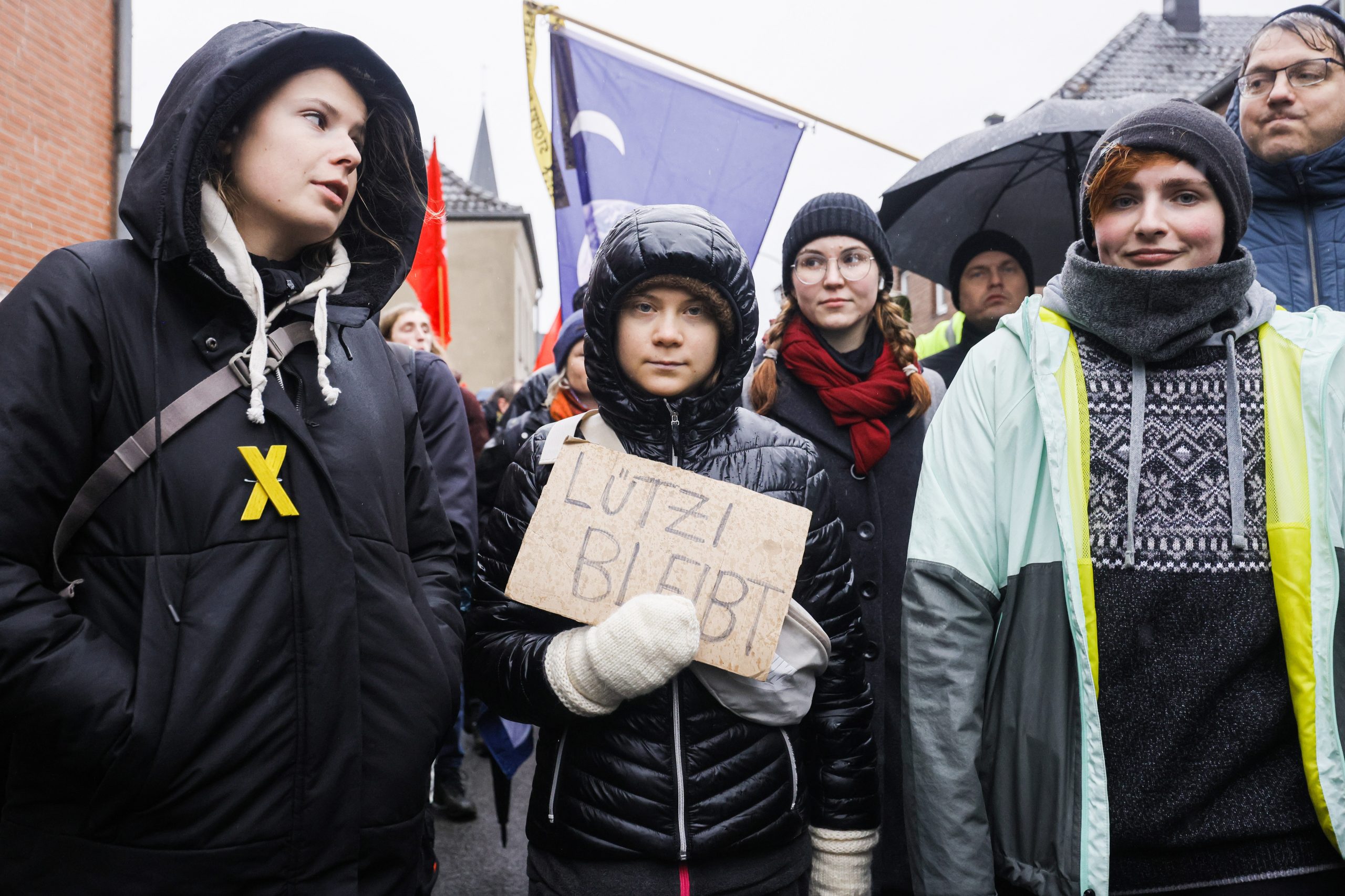 德国反扩建煤矿示威爆冲突 瑞典环保少女被押走