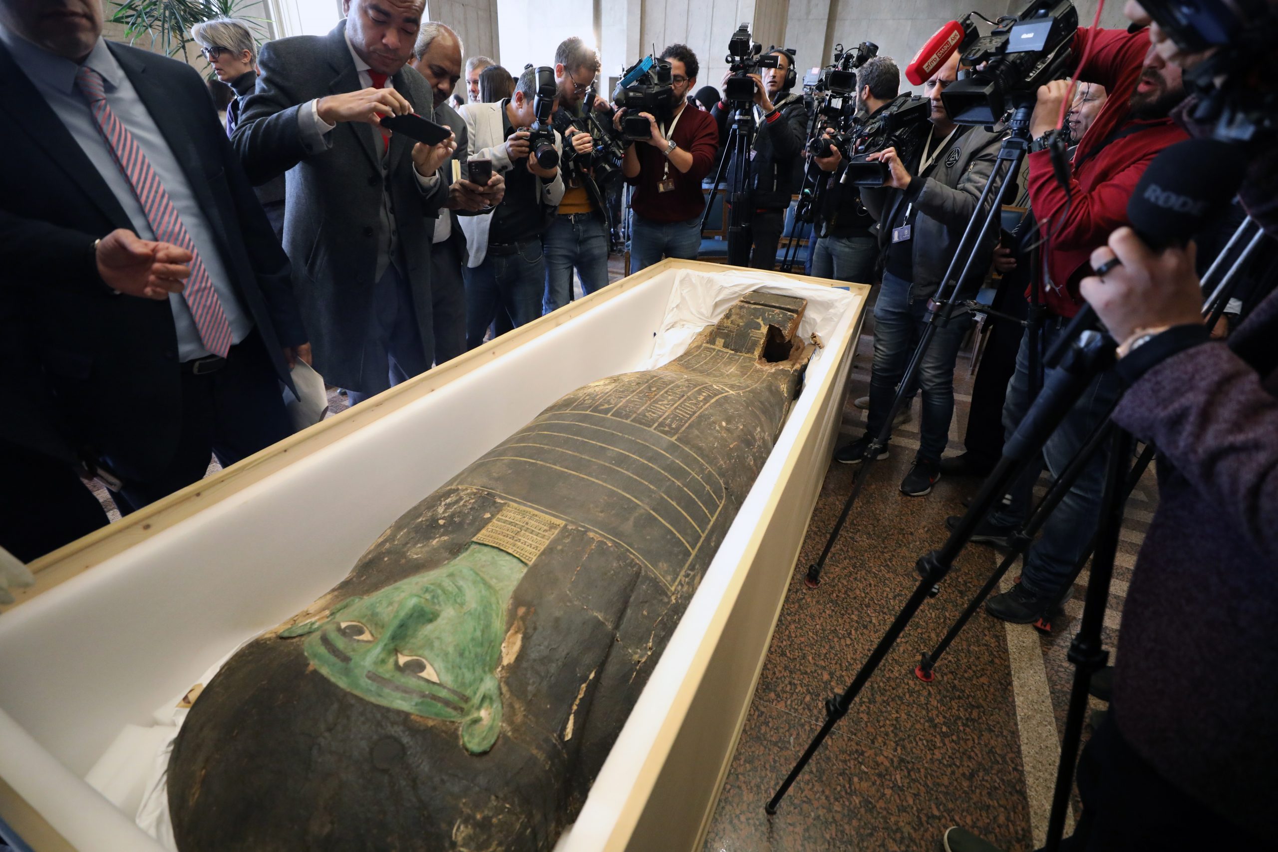 拼盘   古埃及「绿色石棺」 美国交还给埃及