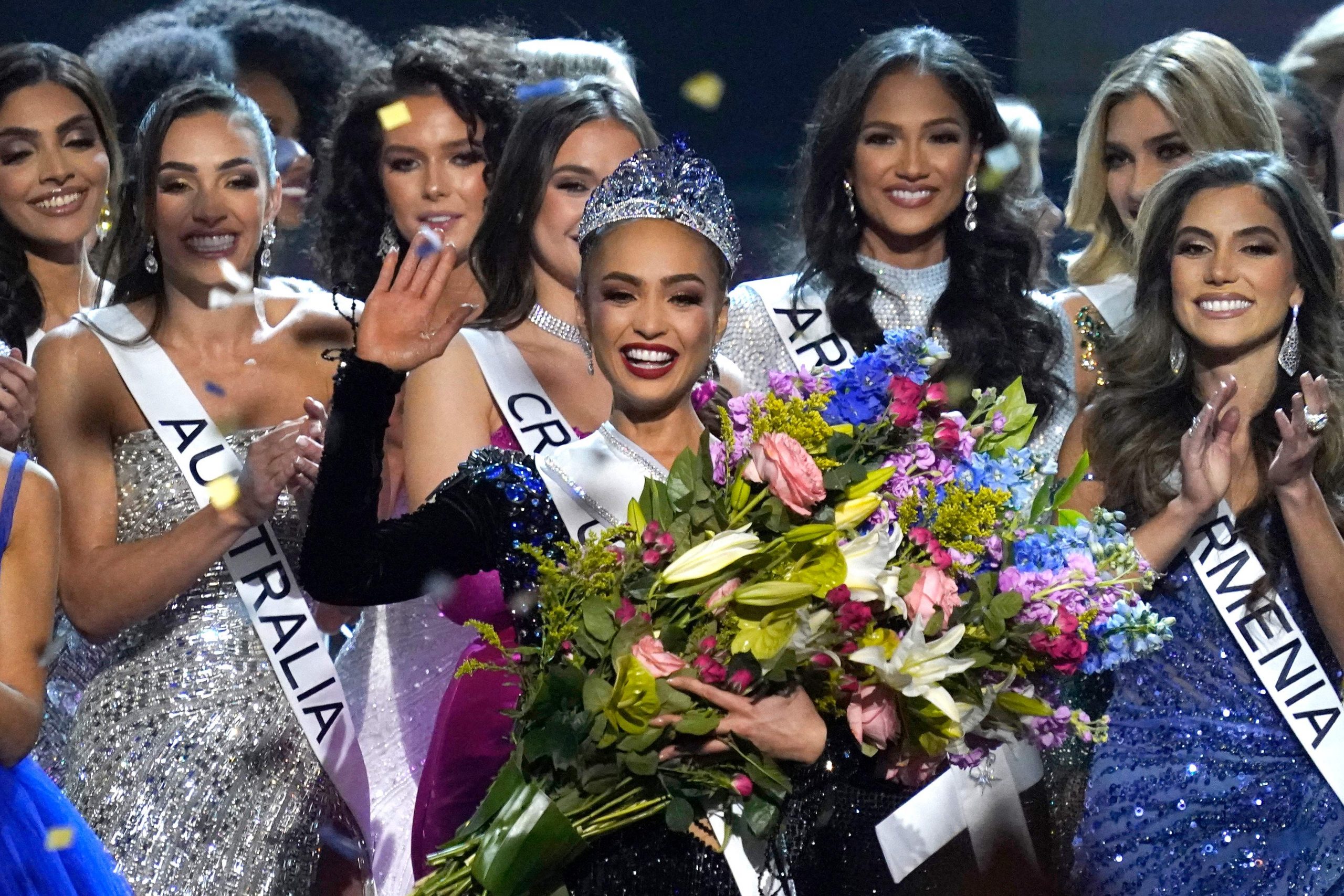 环球小姐冠军出炉：菲律宾裔美国人艳压群芳 