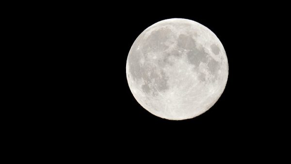 月球“年轻”25亿岁 央视报道摆乌龙惹议