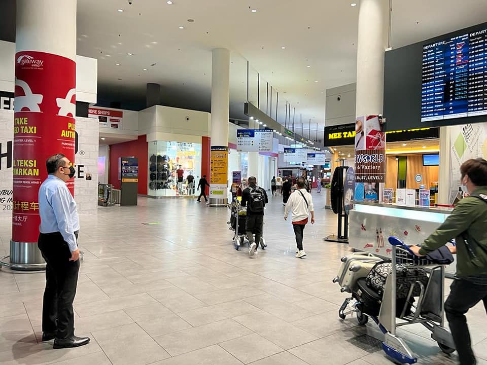机场公厕卫生列机场公司KPI  陆兆福：“若连公厕管不好 如何管机场？”