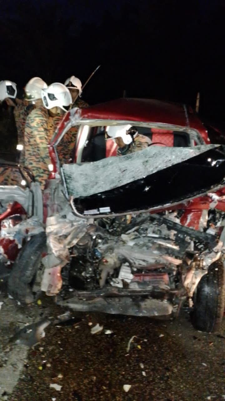 柔：新闻：罗里驶入对面车道引发意外  女司机当场死亡