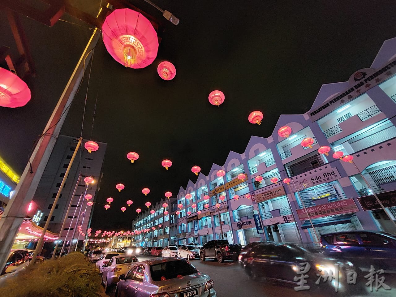 柔：新闻：銮中华公会红灯笼亮灯  华央路充满新春气息