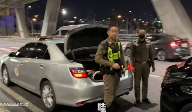 泰国警察全程接机中国游客 泰当局彻查