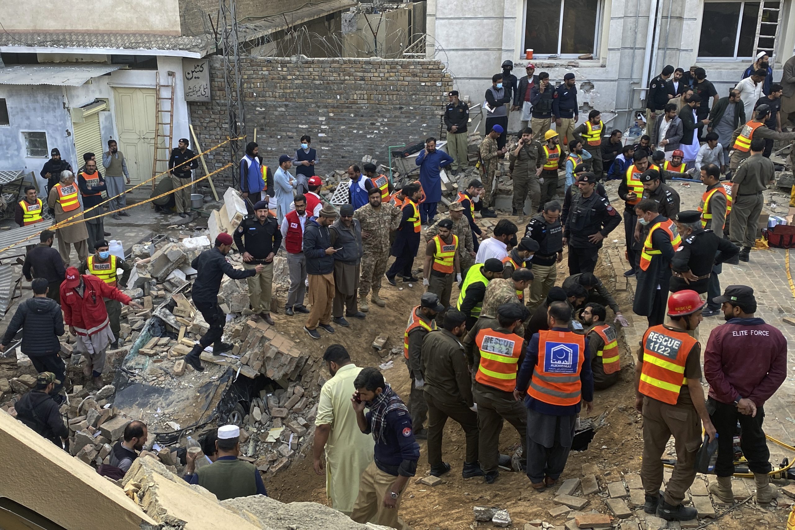 清真寺爆炸袭击  44人死150伤