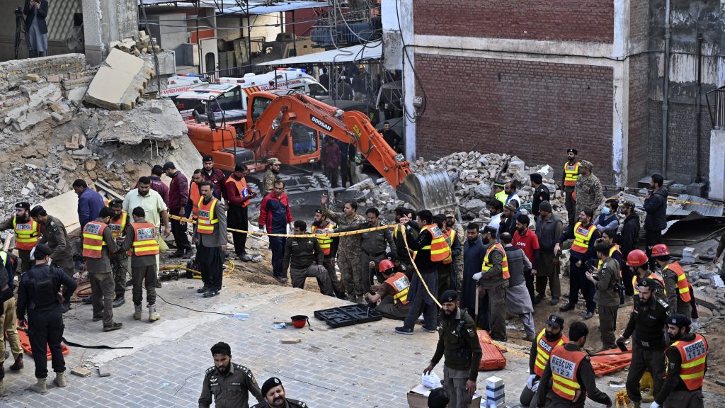 巴基斯坦清真寺爆炸袭击  44人死150伤