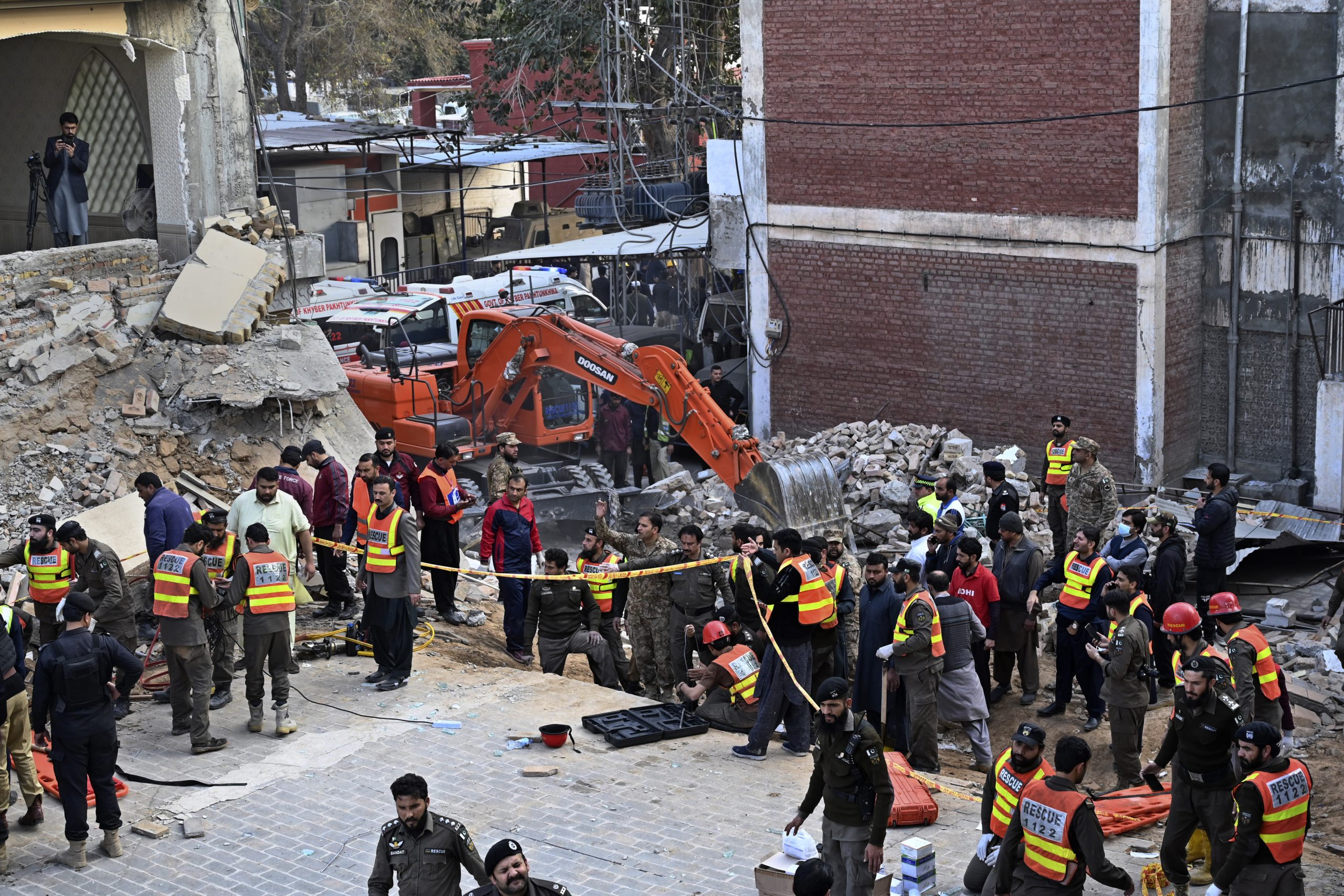 清真寺爆炸袭击  44人死150伤