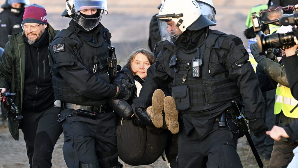 抗议德国煤矿场扩建 瑞典环保少女被捕
