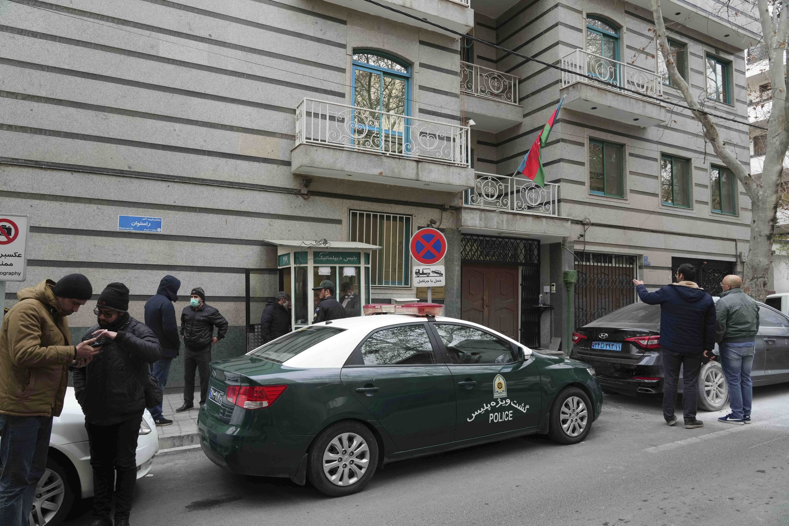 看世界／阿塞拜疆驻伊朗大使馆遇袭　1死2伤