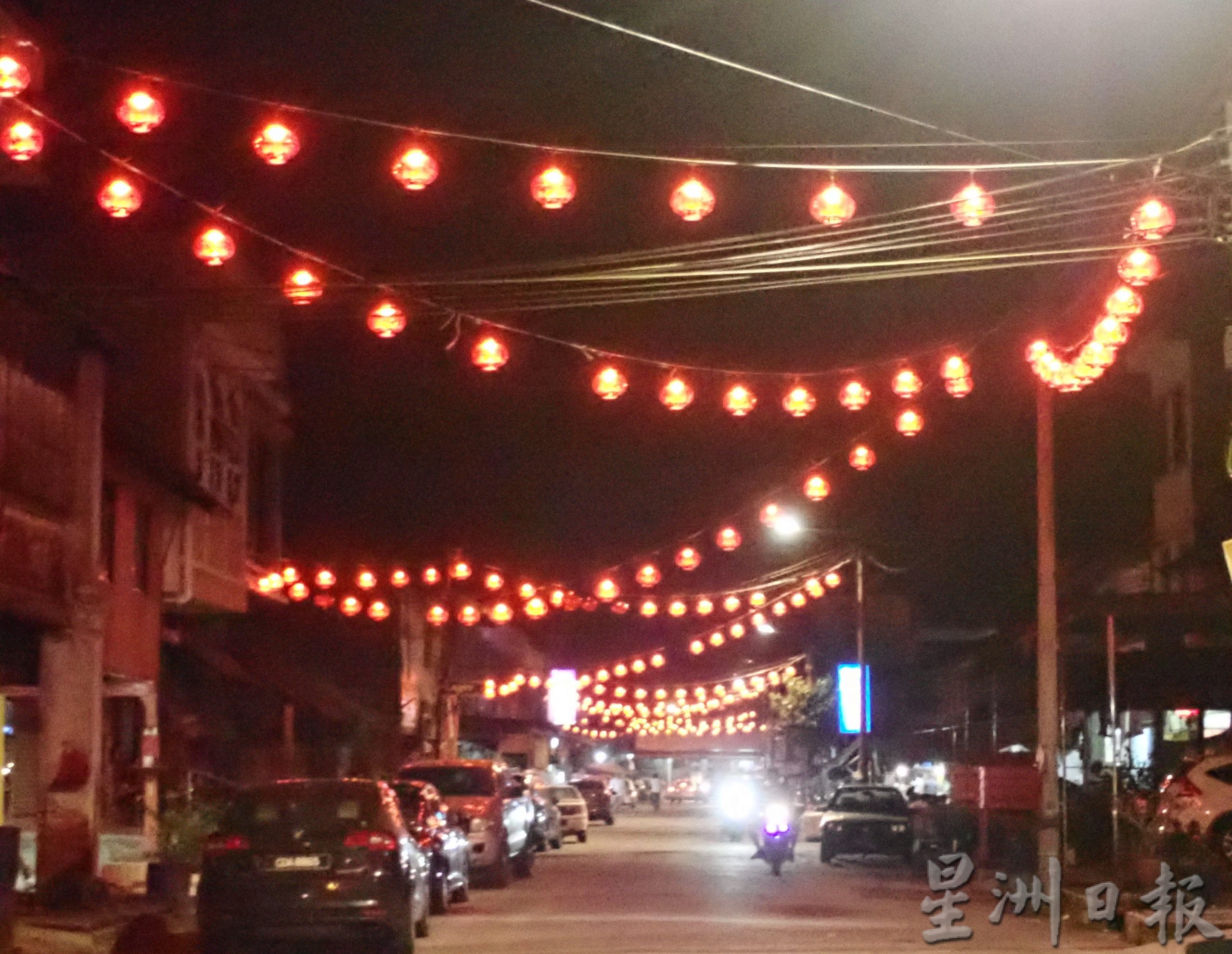 社区动态／高挂千个红灯笼 十八丁峇登春意洋溢 