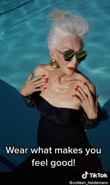 穿泳装被批老态不合适  73岁女模反驳：“我感觉好”