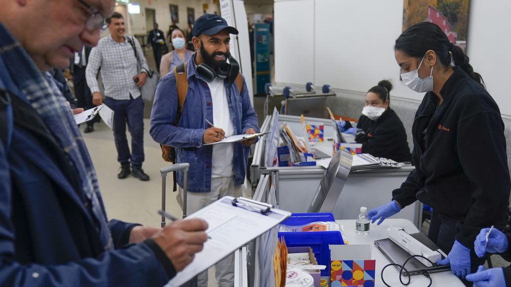美国7机场鼓励入境旅客自愿检测