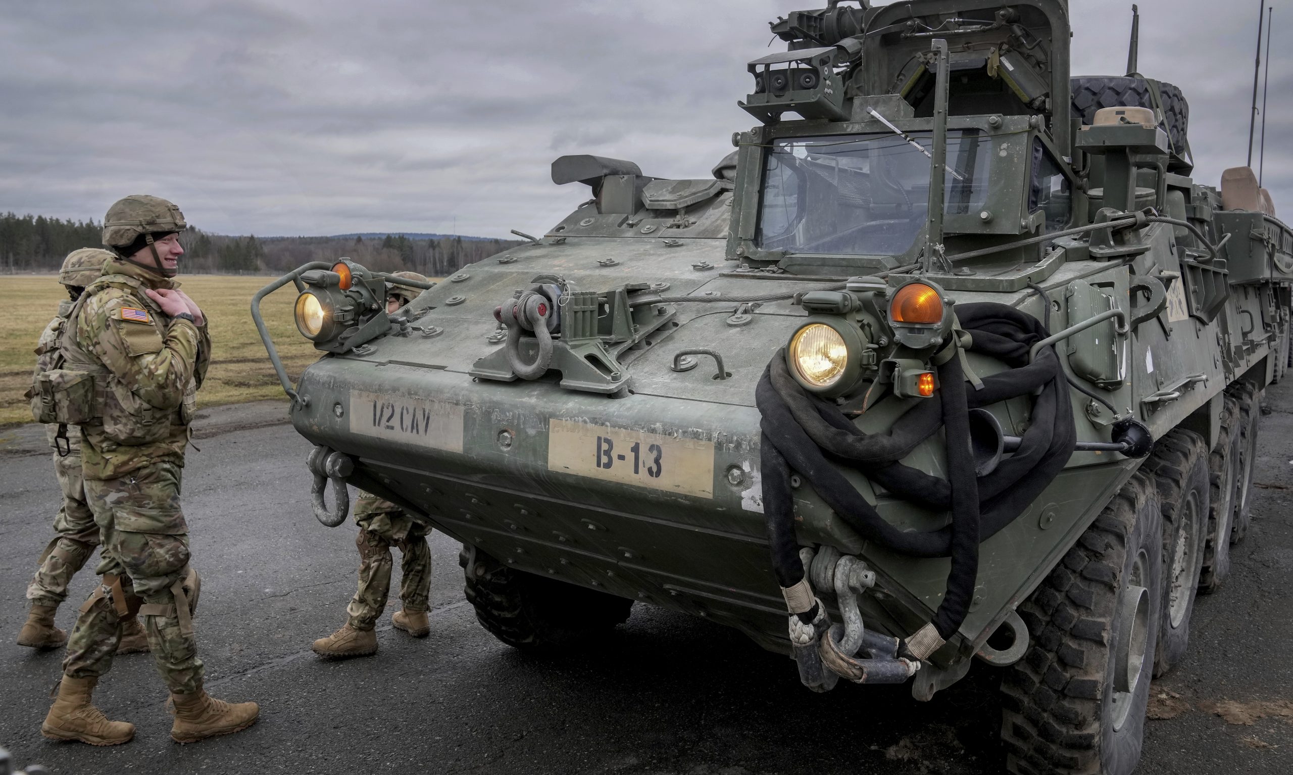 美国宣布向乌克兰提供107亿军事援助 不含坦克
