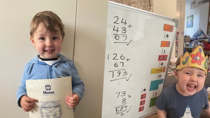 英童3岁成最年轻门萨会员  2岁自学认字  智商139