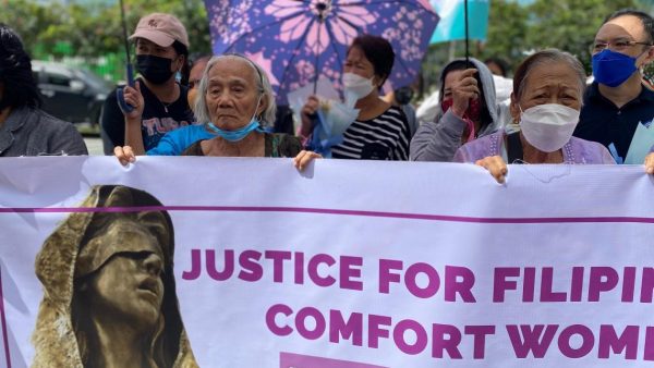 在日本驻菲使馆前示威 菲“慰安妇”幸存者要求公开道歉