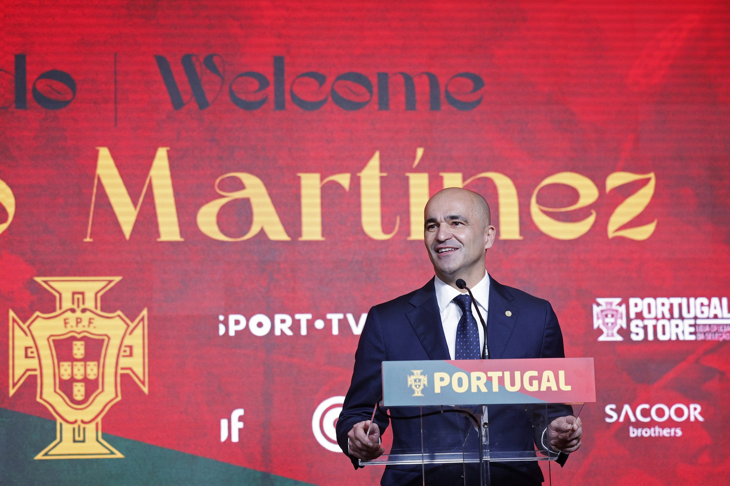 葡萄牙官宣上任主帅  马丁内斯不正面谈C罗