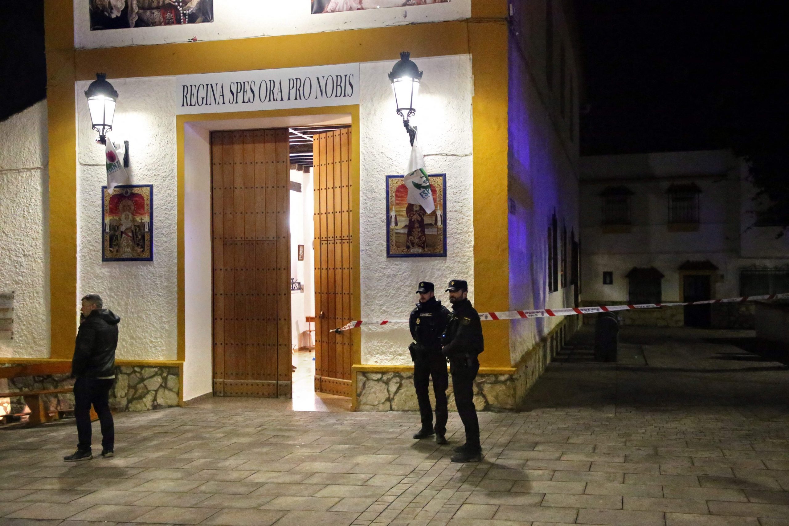 西班牙刀手袭两教堂杀司事伤神父　当局调查是否恐袭