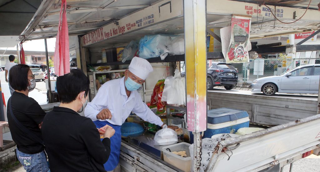 霹：6日见报／餐车趴趴走|安哥雷传统餐车21年好味道 罗惹麻芝引客来