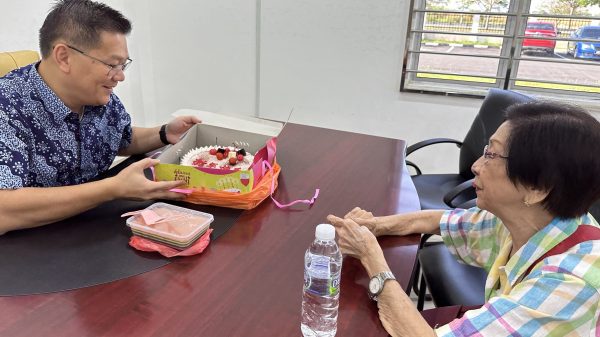 79岁选民感激助渡难关   亲制燕菜甜点 送林万锋