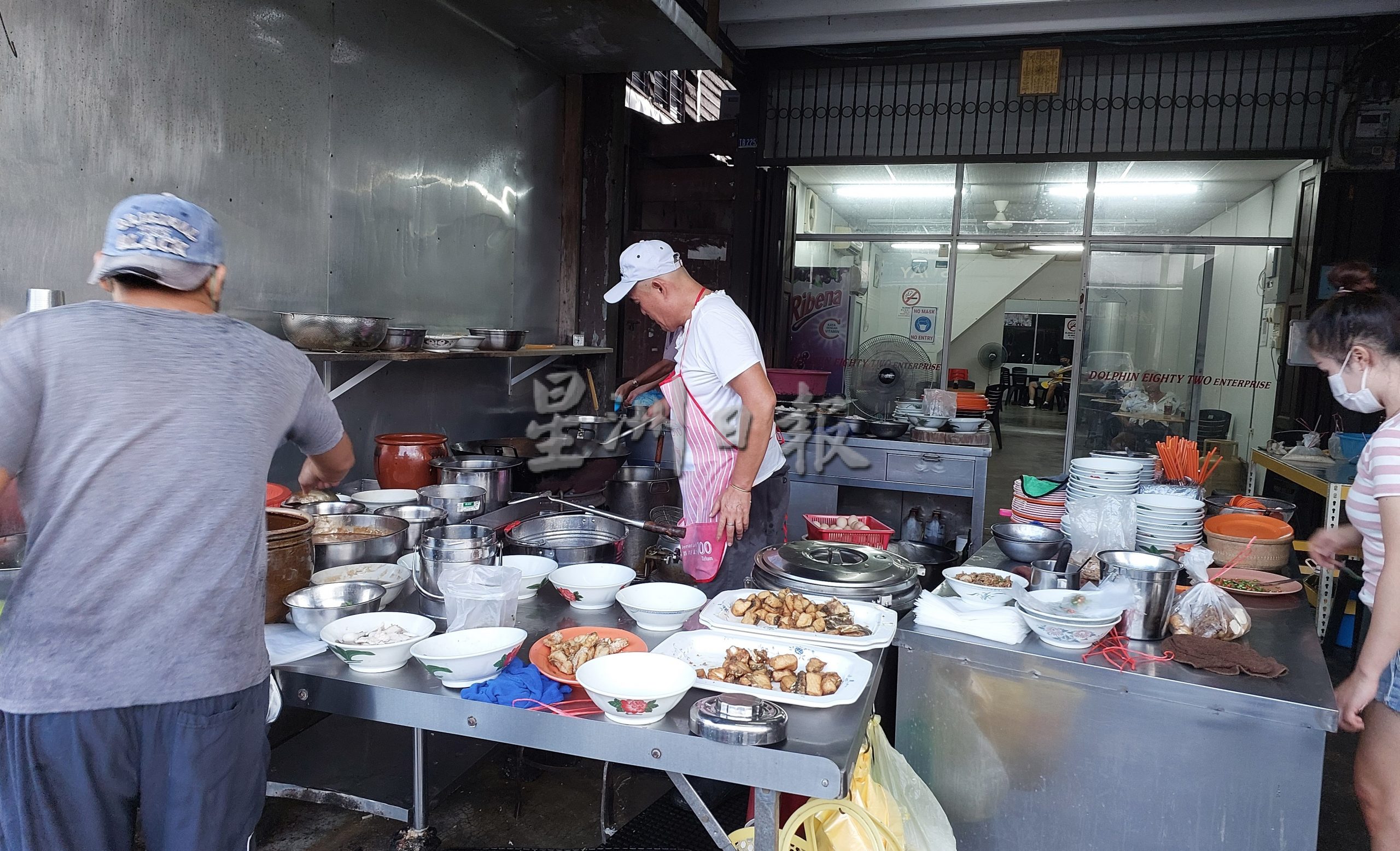 角头猪仔鱼粥 飘香半世纪 当地游子的乡愁美食 