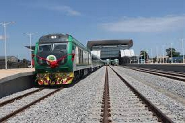 乌干达指中国不愿融资  终止铁路兴建合约