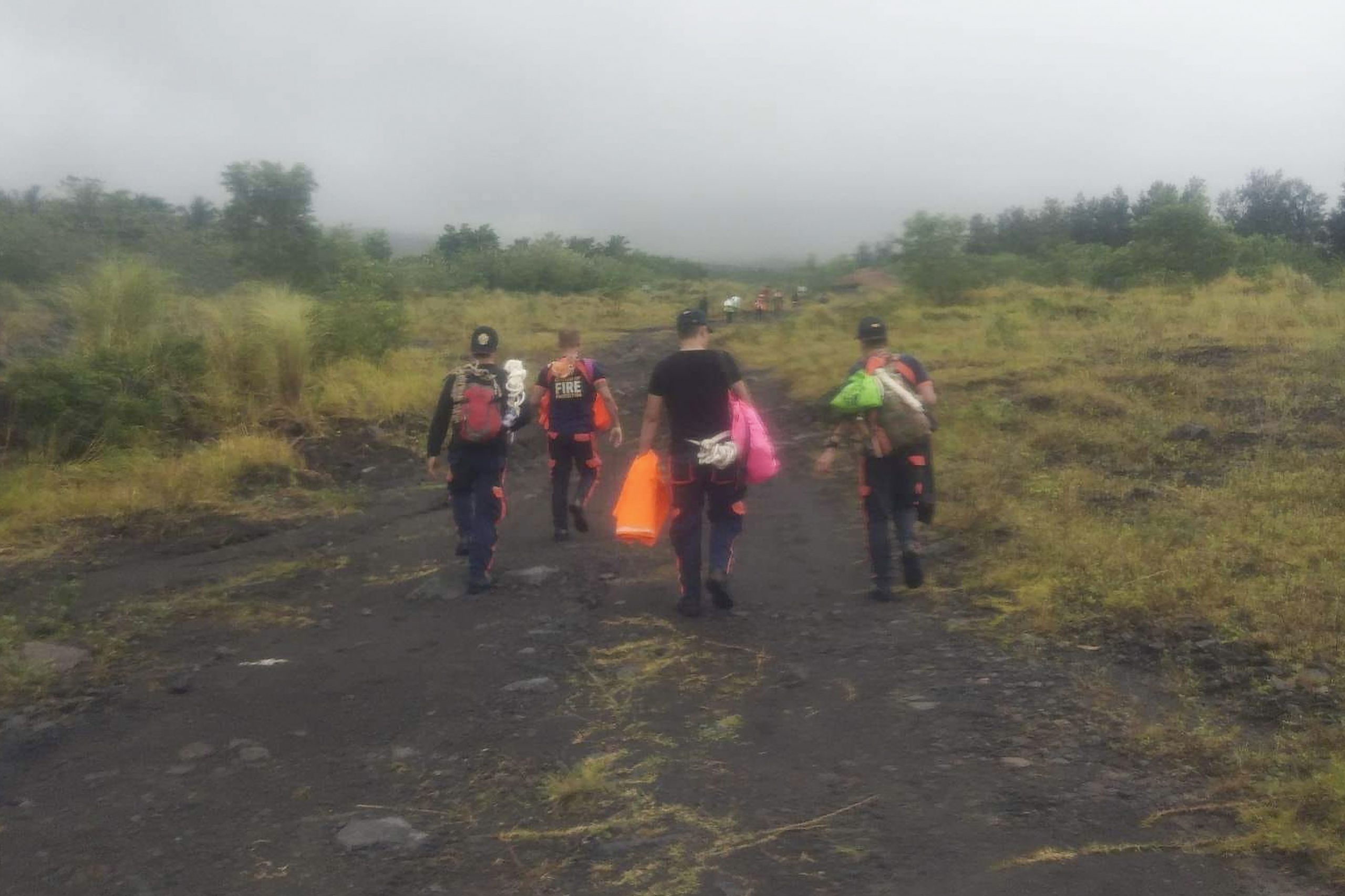 18日菲律宾失联飞机疑坠毁在火山附近
