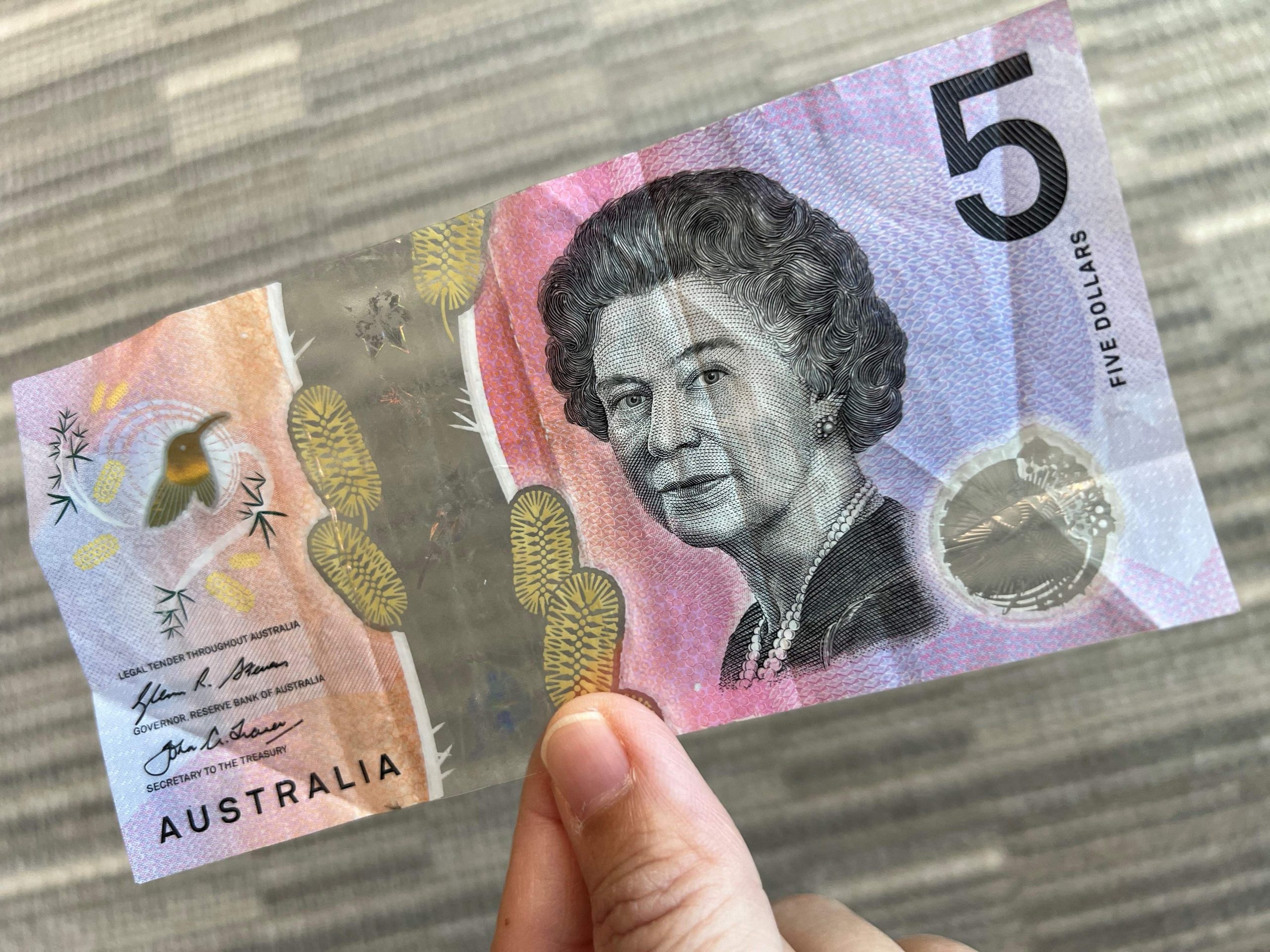 5澳元纸币上的女王肖像将被原住民设计取代