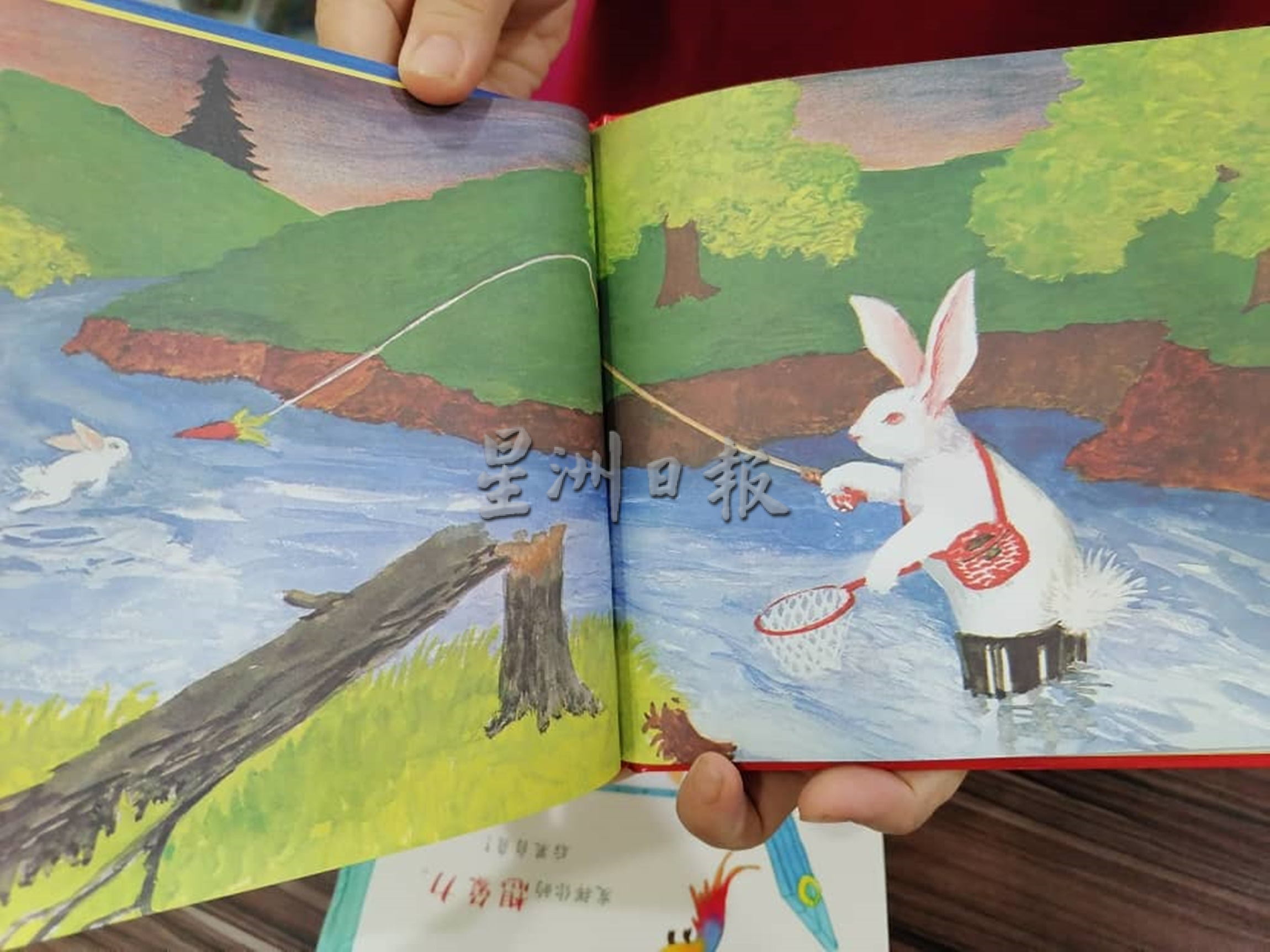***东《兔年特稿》／“绘本作品中的兔子●可爱、弱小但机智。”