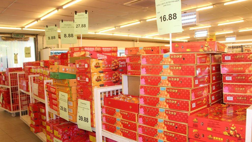 超市大量进货应市 年柑剩货削价卖 