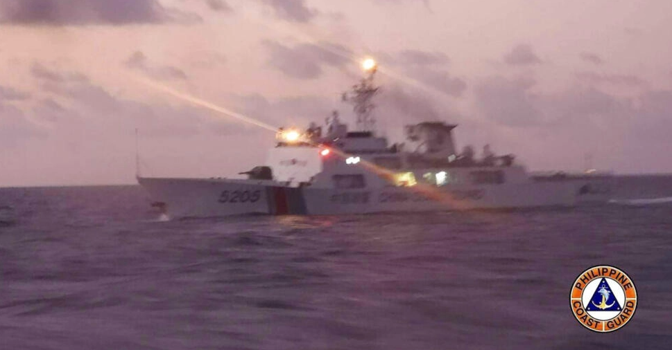 中国海警船被控军用级激光照射菲船只 驻菲大使：网上都有卖