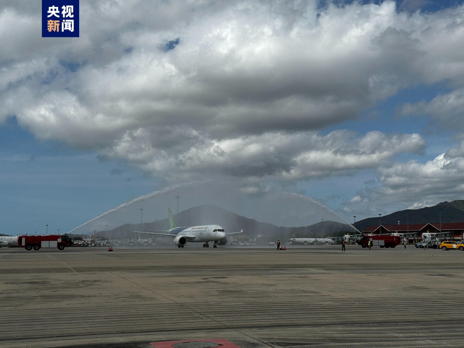 中国首架国产大型客机C919 完成三亚之旅