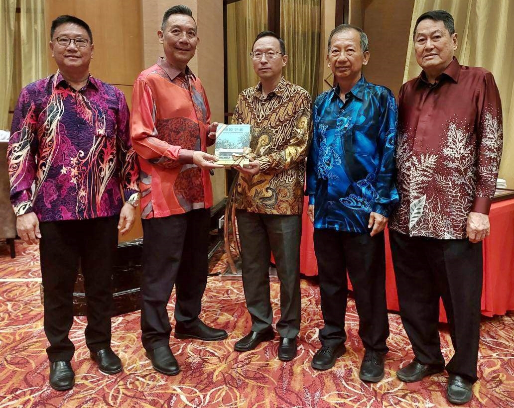 中国驻马来西亚大使馆公使唐锐认为，除了中国两岸四地之外，马来西亚的华文教育是全世界最好的，大使馆将尽力让马来西亚的华文教育有更好的发展。