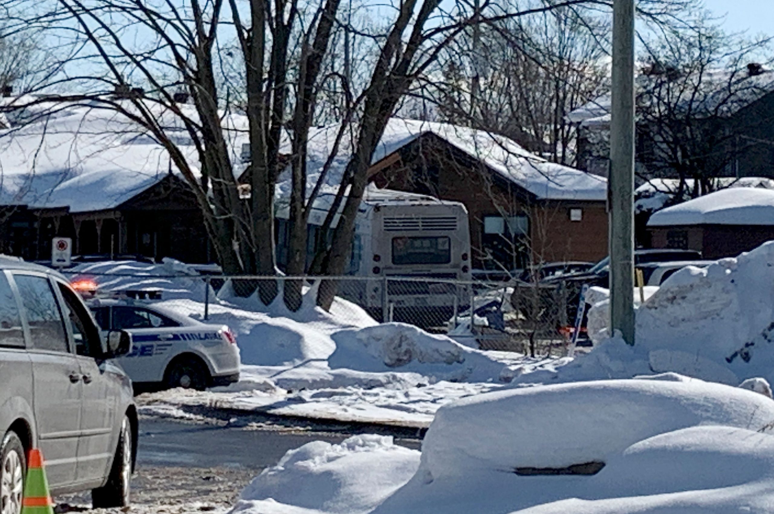 加拿大巴士撞向日间托儿中心　2名儿童遇在6人伤 司机被捕 