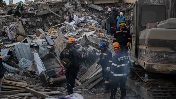 土叙大地震3.4万人死亡 2岁女孩被困159小时获救