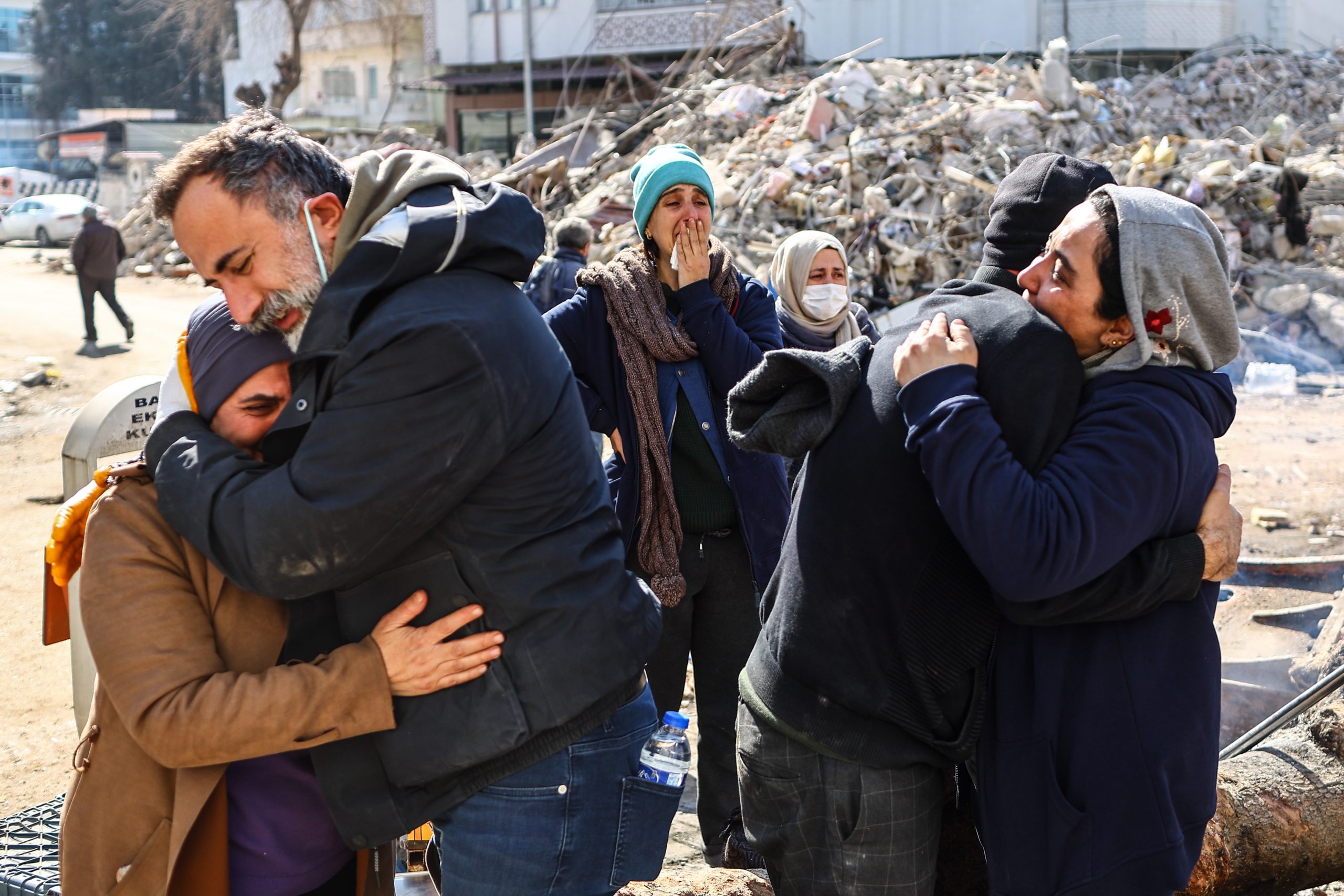 土叙强震∕罹难人数增至2.5万 土耳其伤者逾8万人