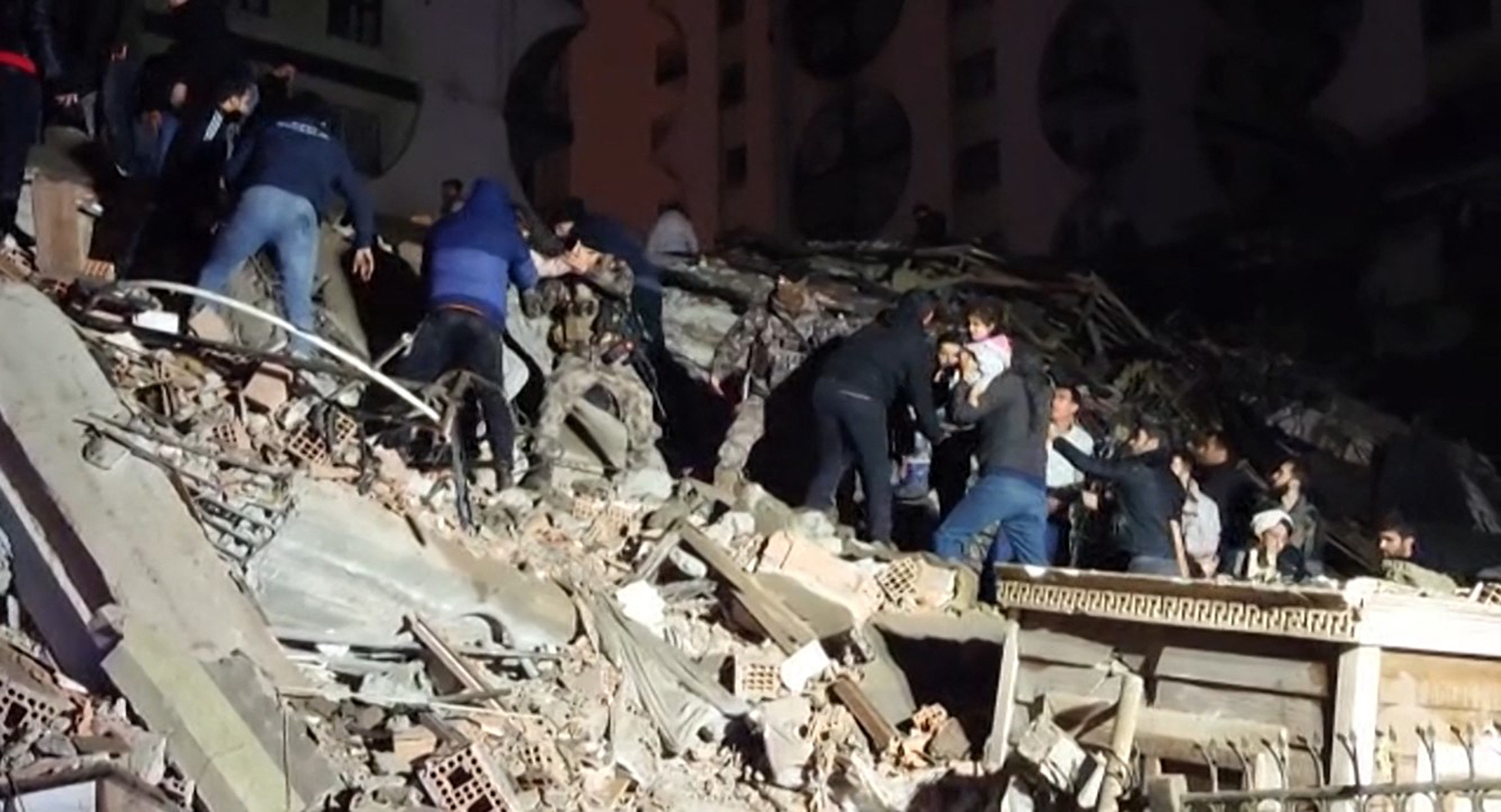土耳其7.8大地震至少15死 多国有震感