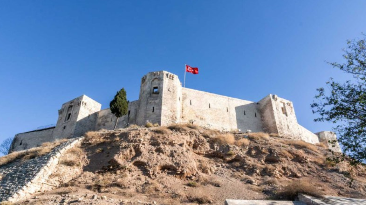 土耳其世界文化遗产古堡地震中倒塌：有数千年历史 废墟曝光