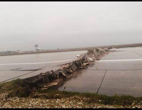 土耳其强震 机场跑道裂成两半、高速公路瞬间裂开隆起