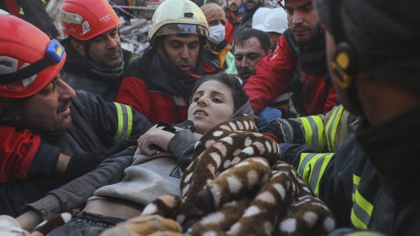土耳其强震 | 被困超130个小时 多名幸存者获救