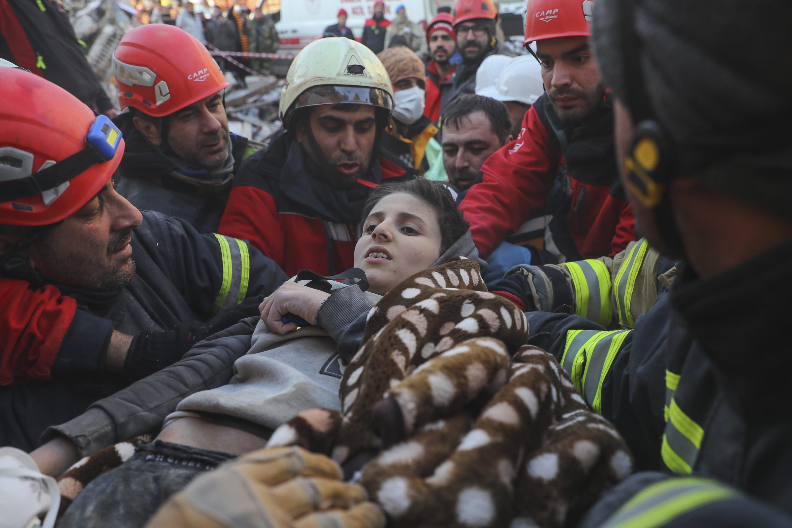 土耳其强震 被困超130个小时多名幸存者获救