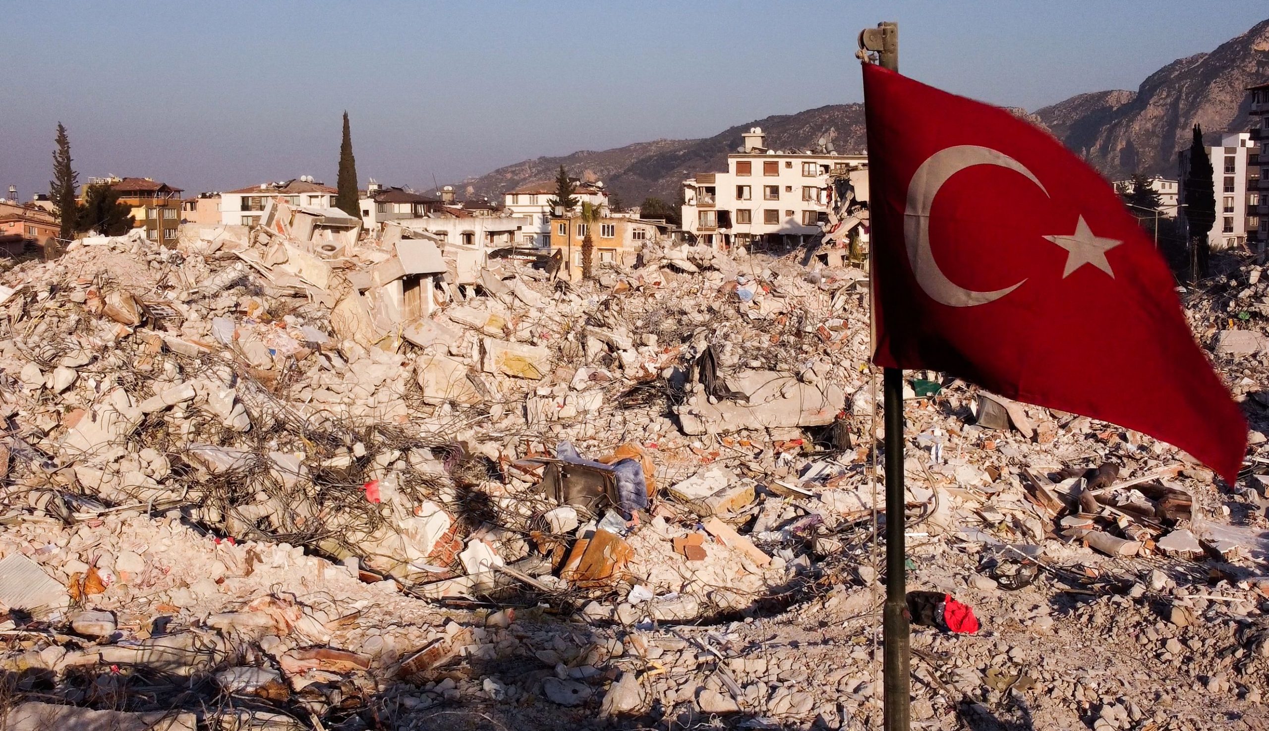 地震死亡人数不断攀升 成为土耳其现代史上最致命地震  世衞忧灾区爆传染病