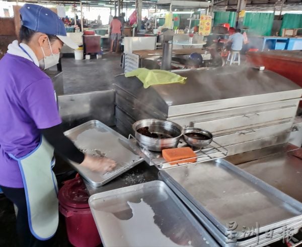 大霹雳封底主文／【人气美食】／现蒸现卖 安顺猪肠粉美味传三代