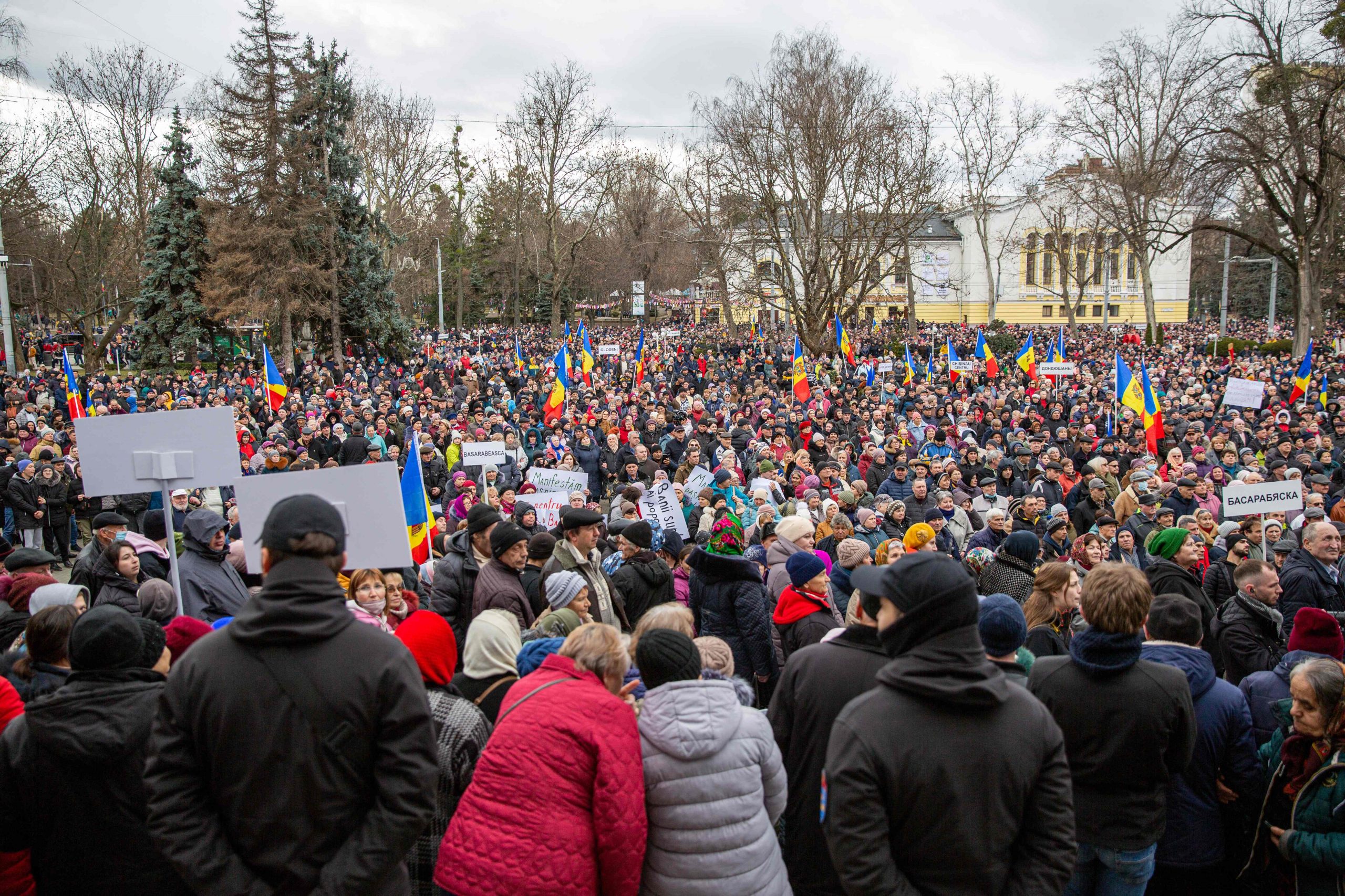 摩尔多瓦能源价格飙涨 亲俄政党首都示威试图推翻亲西方政府
