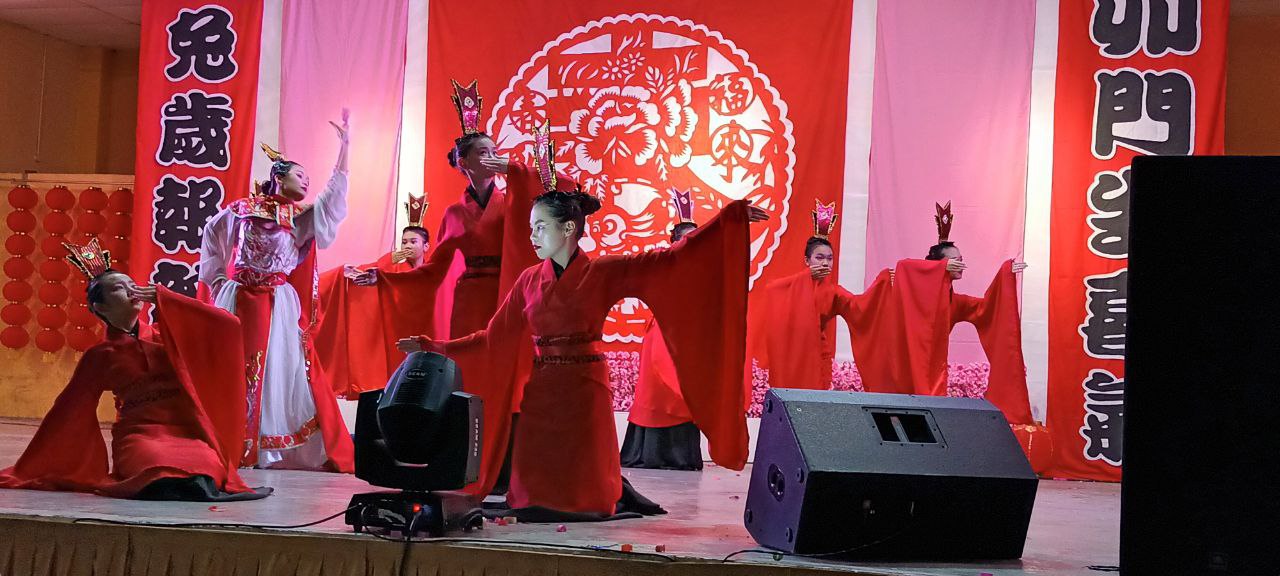 加亨国中新春大团拜千人赏歌舞