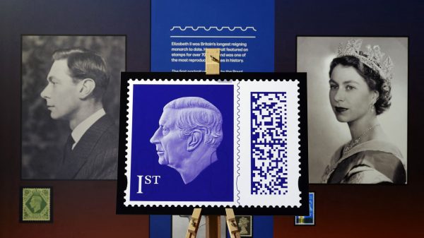 查尔斯三世新款邮票曝光　罕见设计无王冠头像