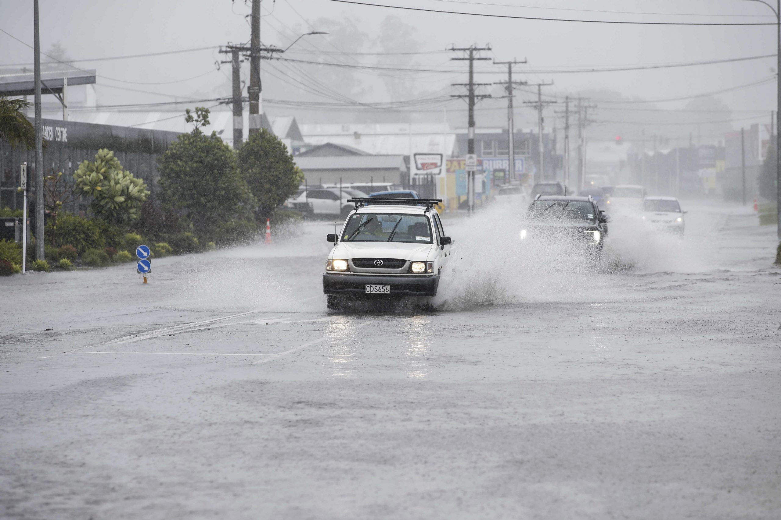 气旋加布里埃尔逼近 纽西兰北岛约5.8万户家庭断电
