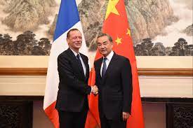 王毅同法国总统外事顾问博纳对话 愿共同为中欧关系注入新动力 